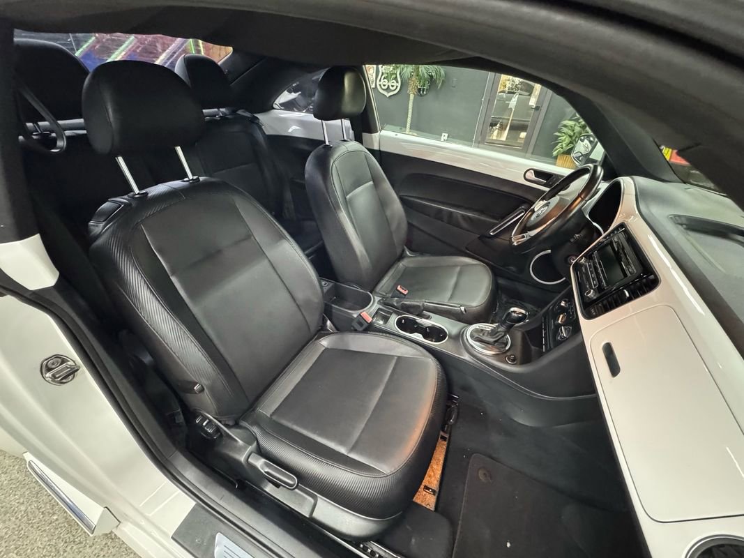 Used 2013 Volkswagen Beetle 2.5 image 16