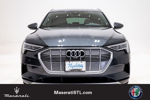 Used 2023 Audi e-tron Premium Plus w/ Premium Plus Package image 4