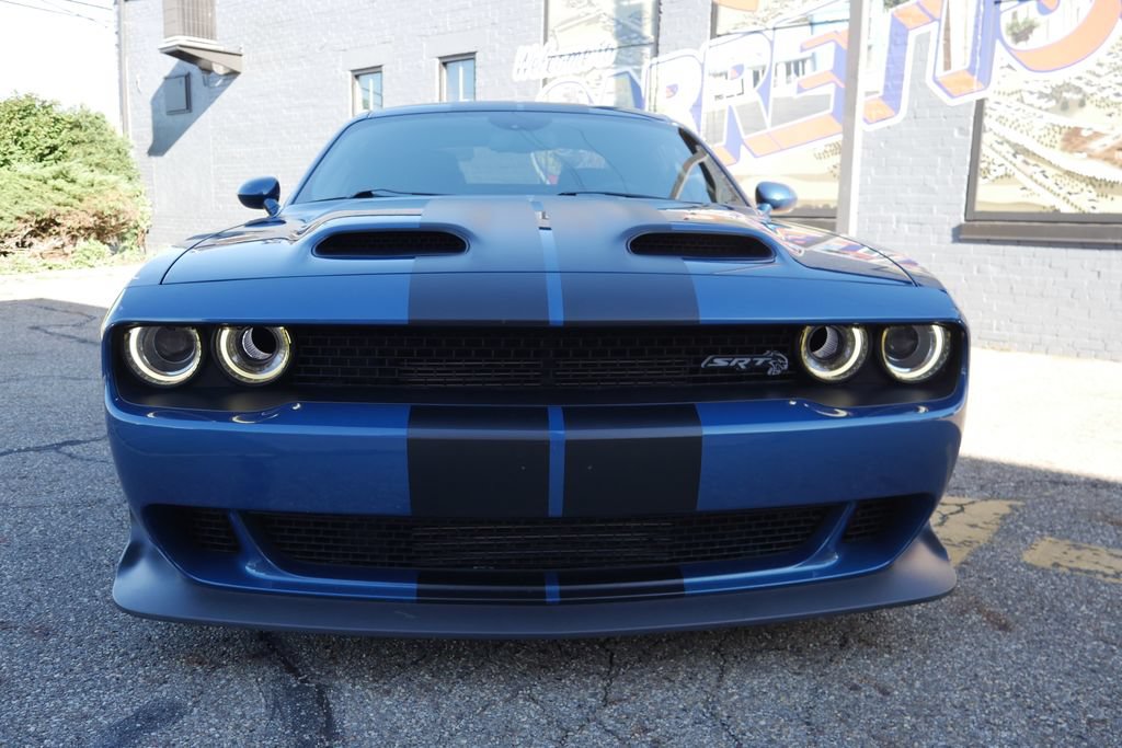 Used 2022 Dodge Challenger SRT Hellcat RWD image 2