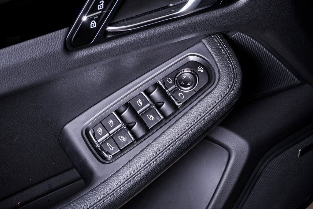 Certified 2025 Porsche Macan image 26