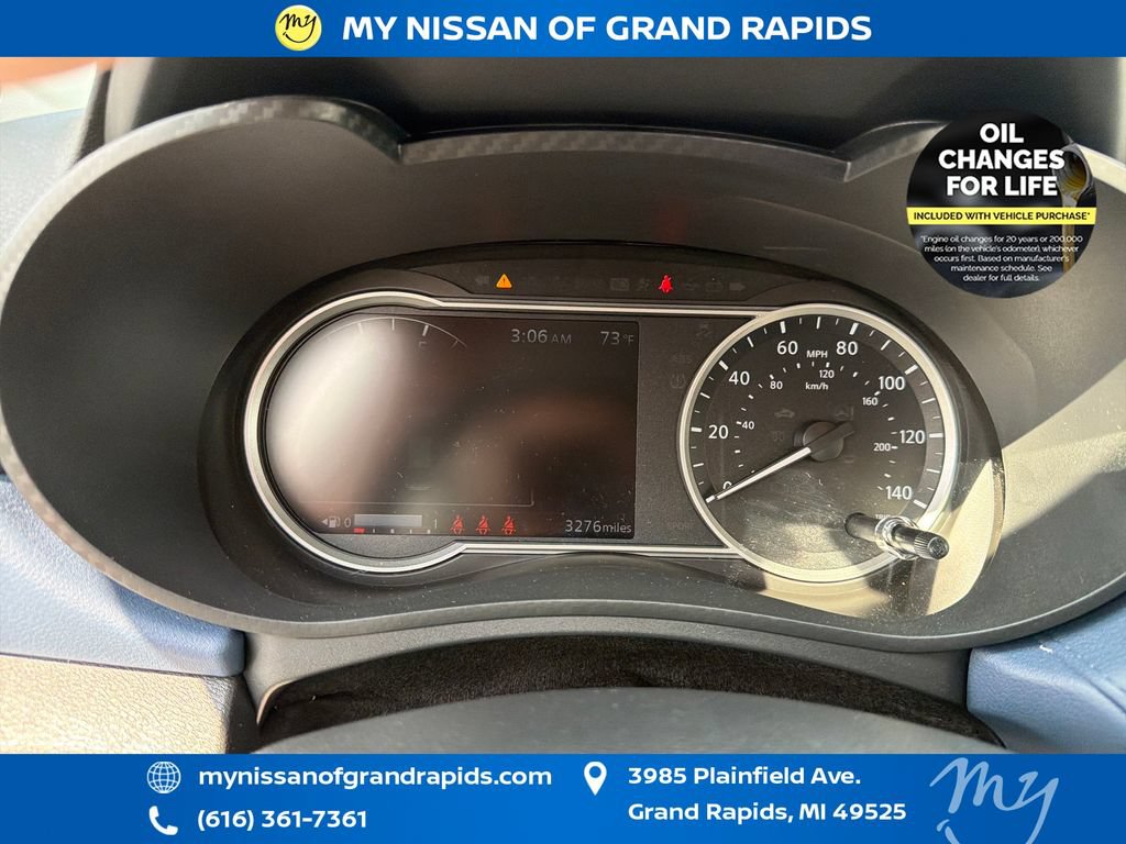 Used 2025 Nissan Versa SV w/ Trunk Package FWD image 19