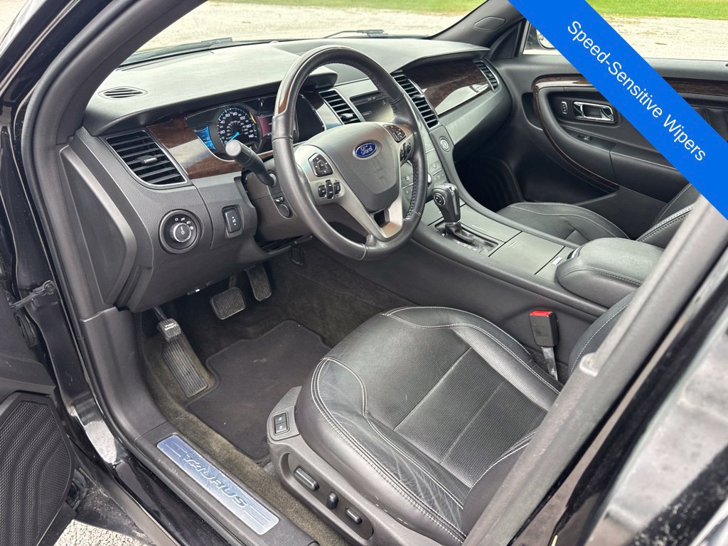 Used 2015 Ford Taurus Limited FWD image 17