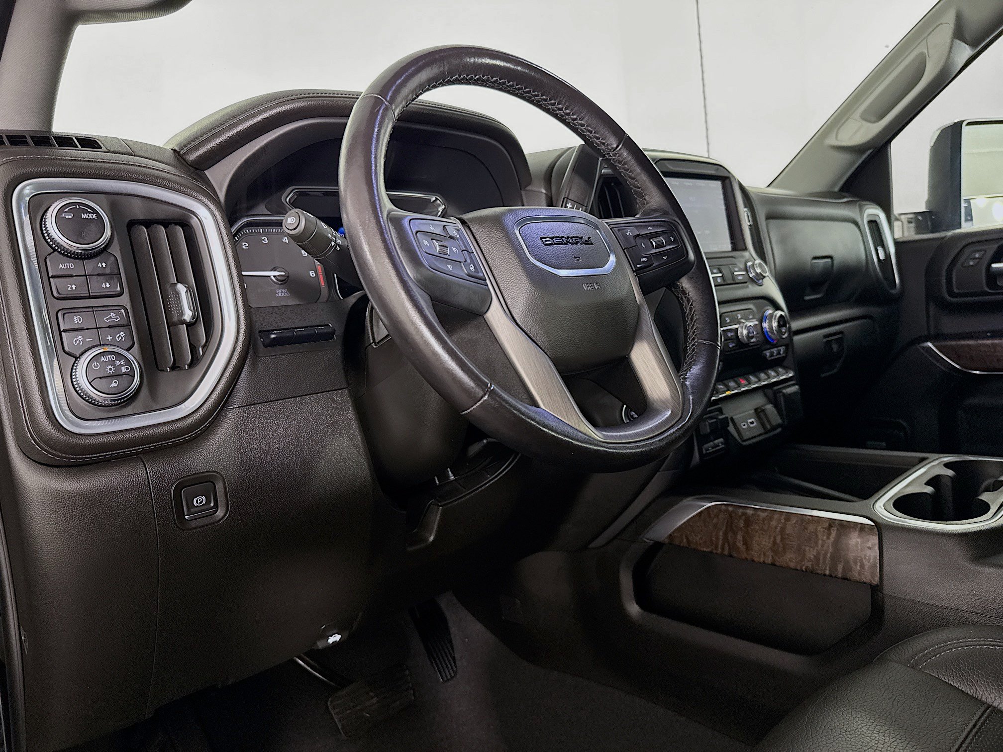 Used 2022 GMC Sierra 2500 Denali w/ Technology Package AWD/4WD image 20