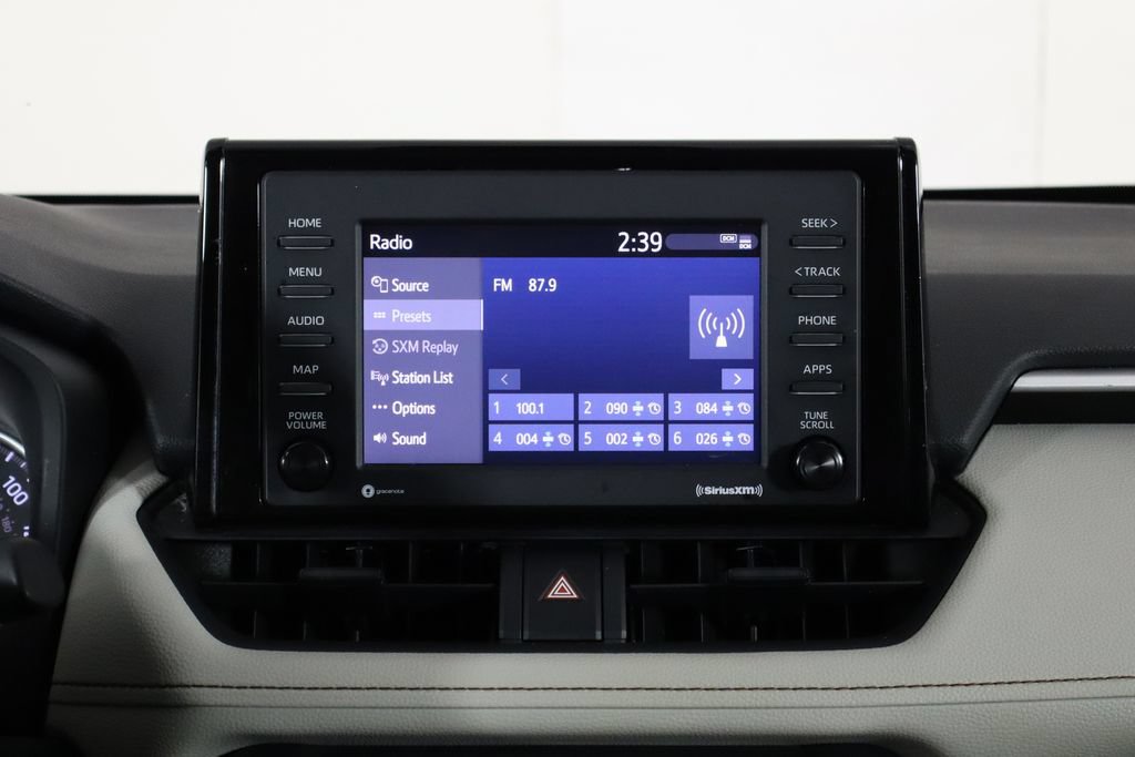 Used 2021 Toyota RAV4 XLE w/ Convenience Package FWD image 28