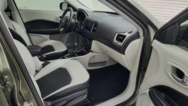 Used 2019 Jeep Compass Latitude FWD image 48