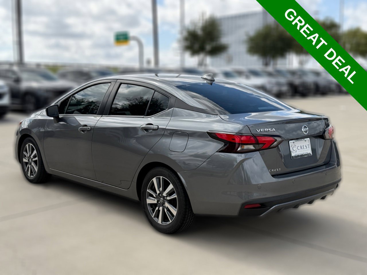Used 2021 Nissan Versa SV FWD image 8