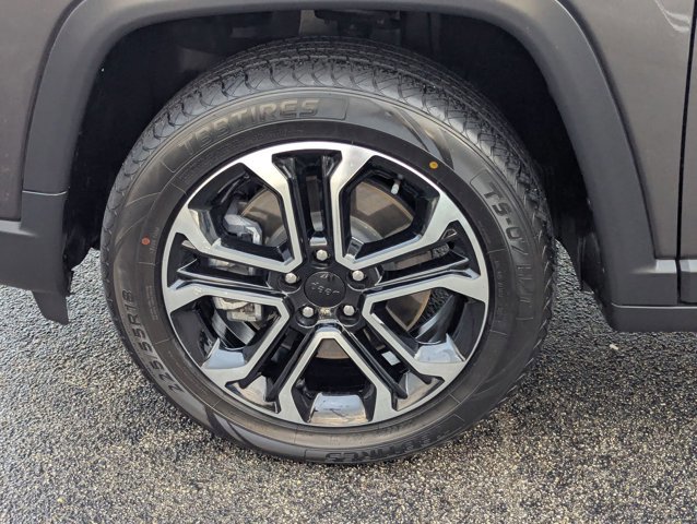 Used 2023 Jeep Compass Limited image 23