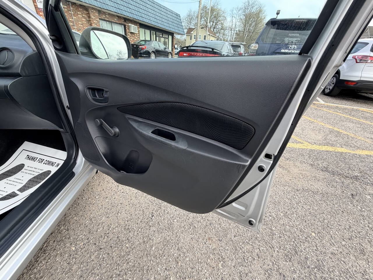 Used 2009 Toyota Yaris Sedan image 26