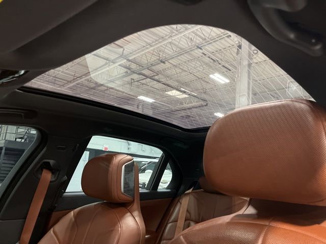 Used 2023 BMW 760i xDrive image 10