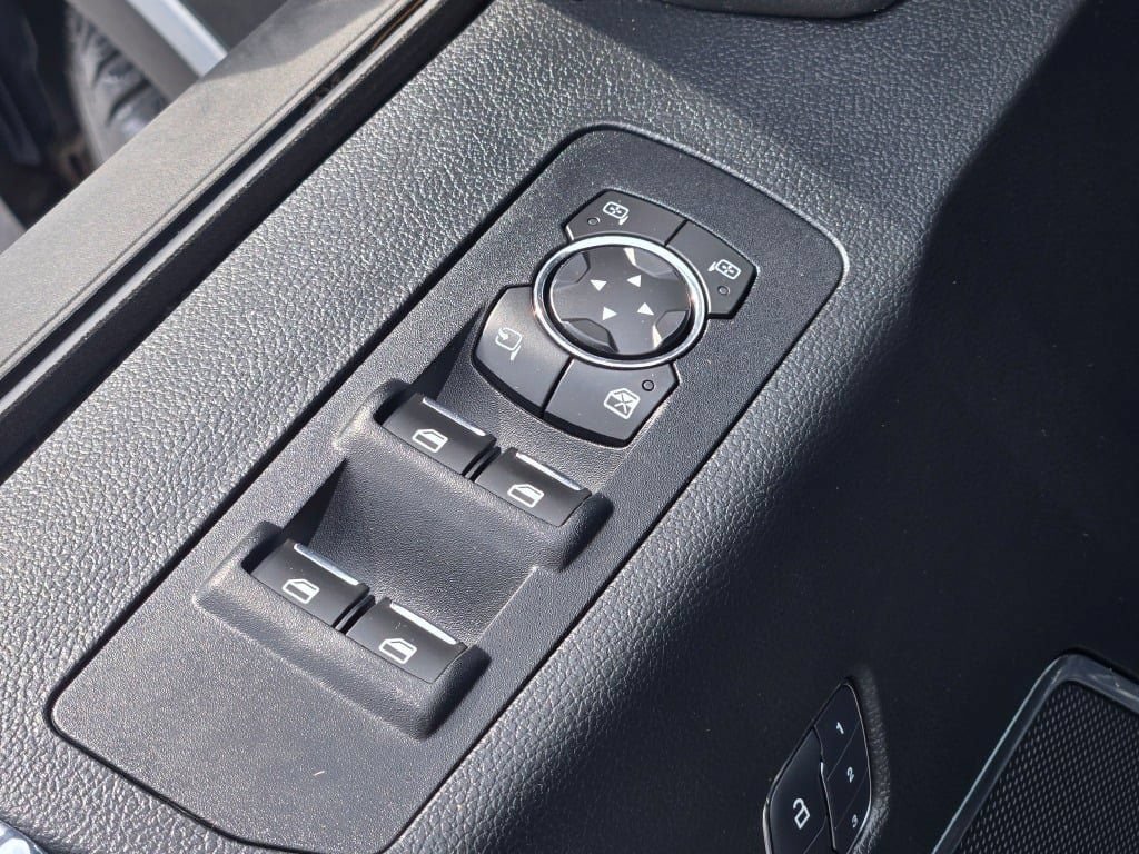 Used 2015 Ford F150 Lariat w/ Equipment Group 501A Mid AWD/4WD image 23