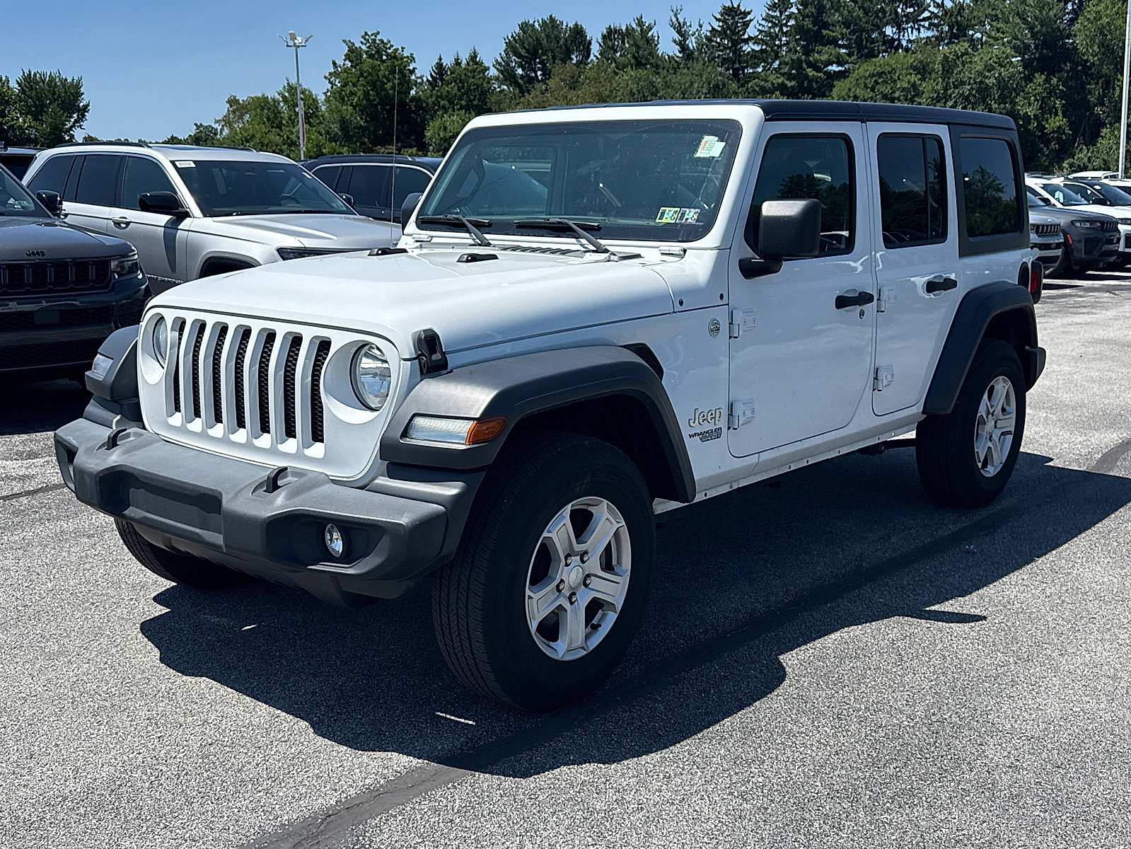 Used 2021 Jeep Wrangler Unlimited Sport AWD/4WD image 3