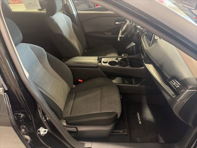 Certified 2023 Nissan Rogue SV image 15