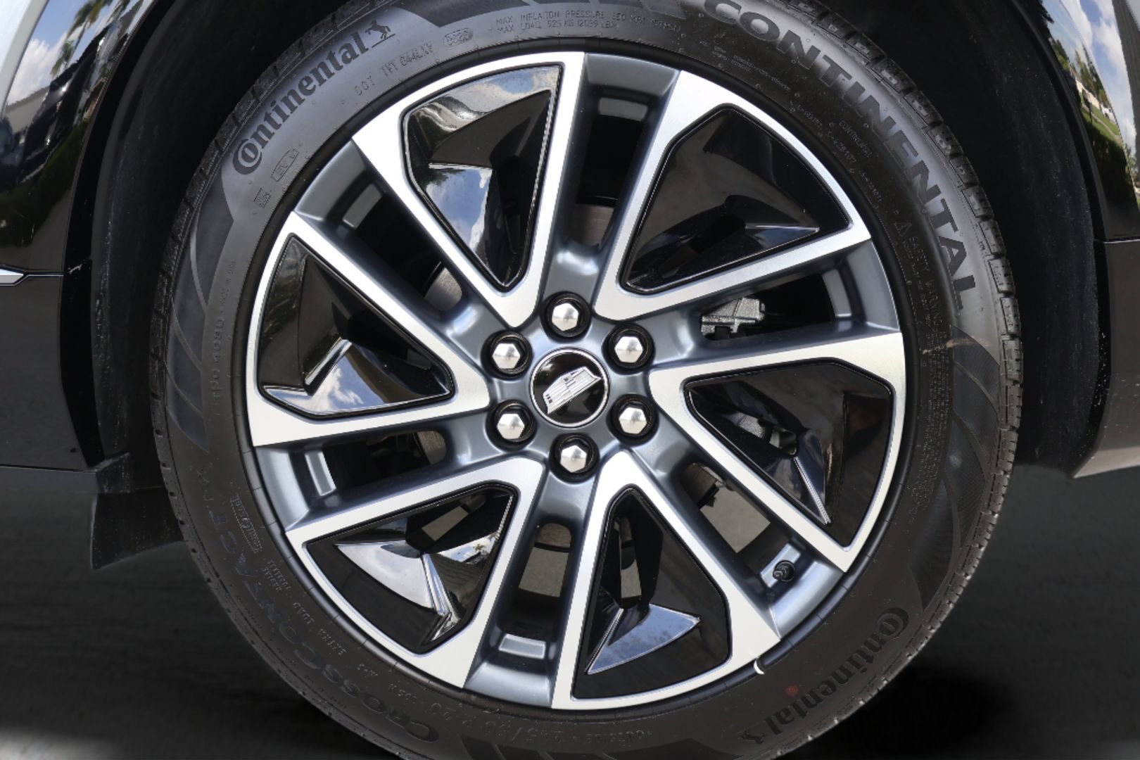 New 2026 Cadillac Optiq Sport 1 RWD image 29