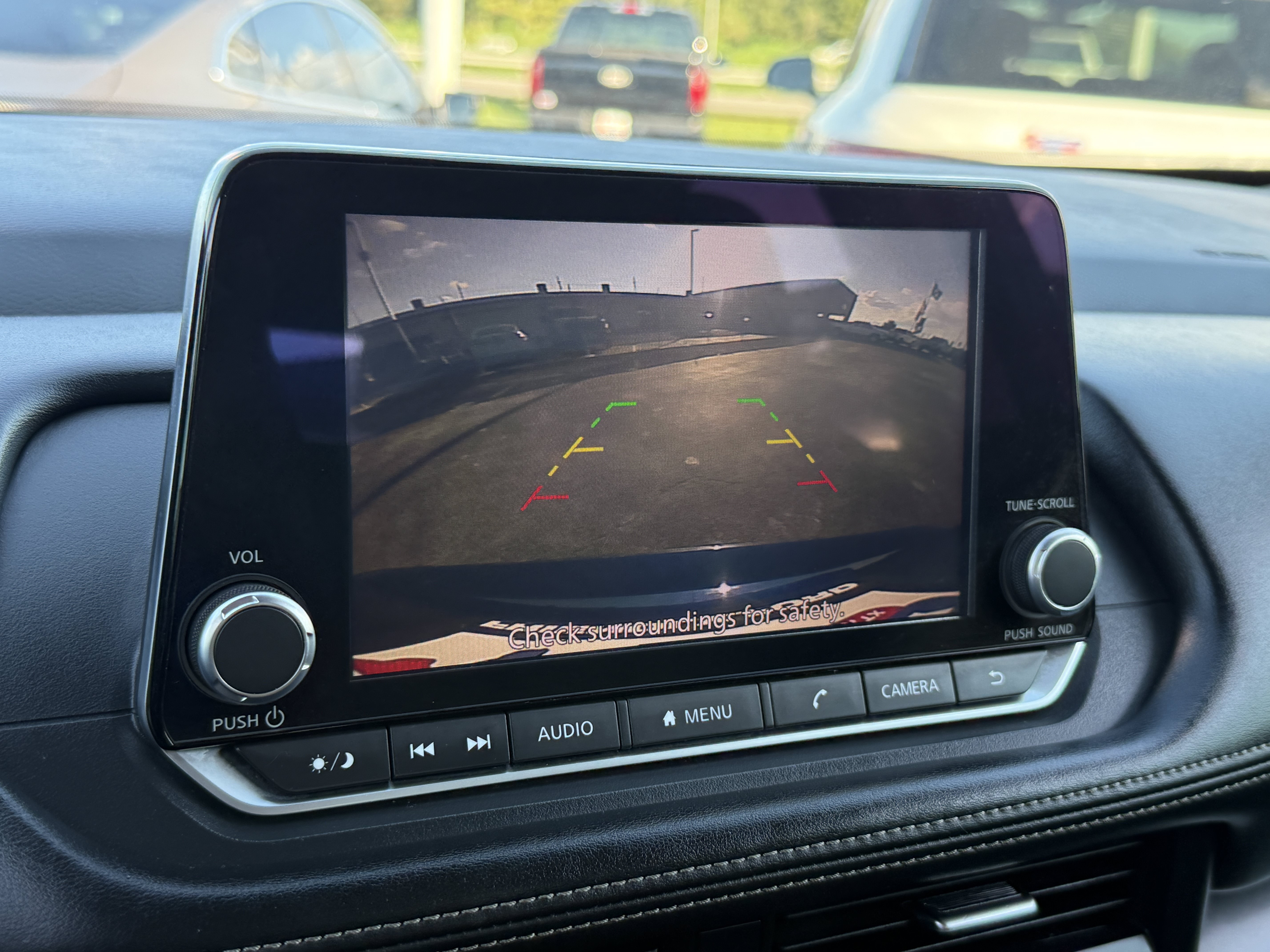 Used 2024 Nissan Rogue SV FWD image 24
