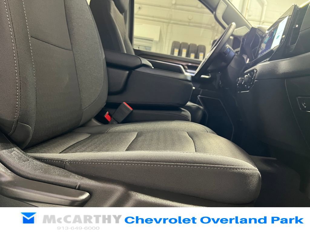 Used 2025 Chevrolet Silverado 2500 LT w/ Convenience Package image 27