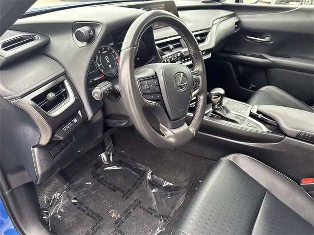 Certified 2022 Lexus UX 200 w/ Accessory Package (Z2) image 20