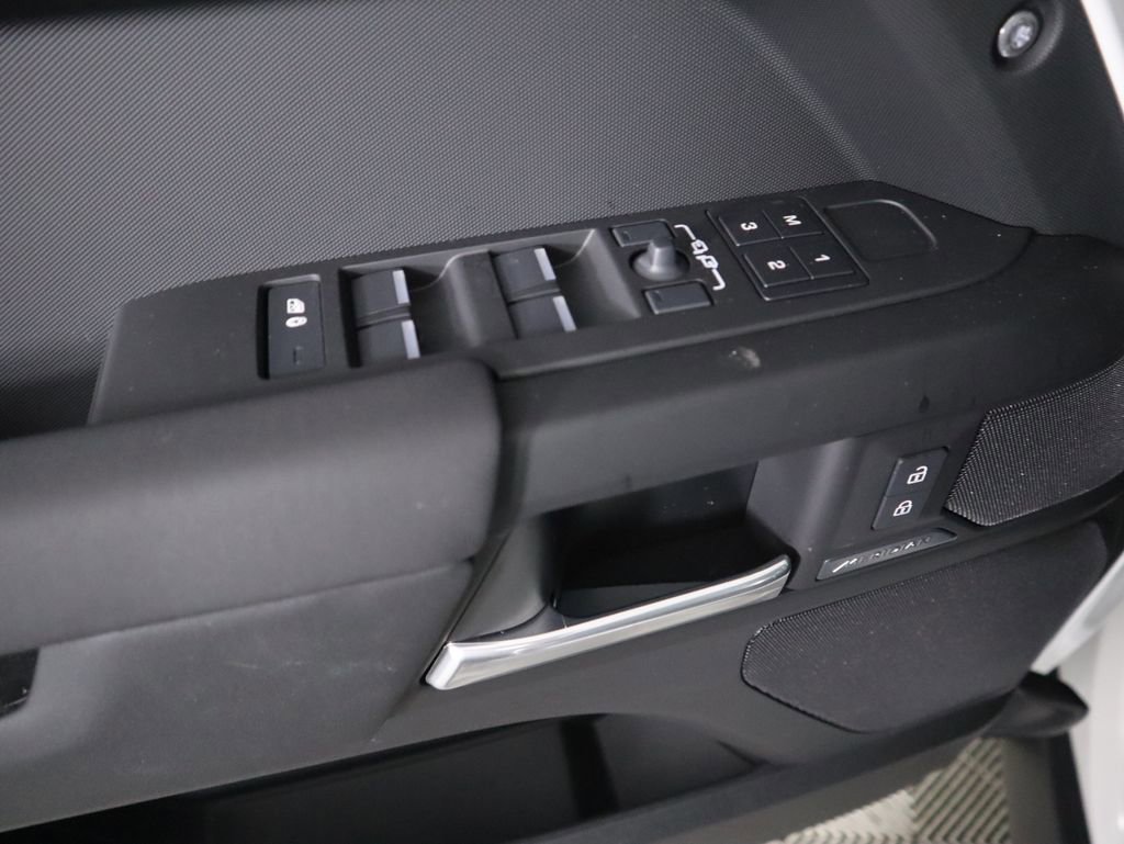 New 2026 Land Rover Defender 110 S image 24