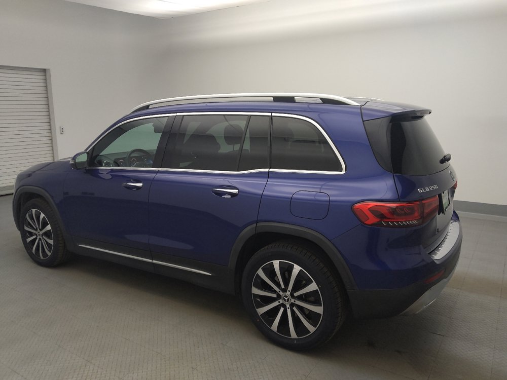Used 2021 Mercedes-Benz GLB 250 w/ Premium Package image 3