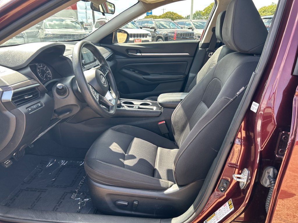 Used 2023 Nissan Altima 2.5 SV FWD image 10