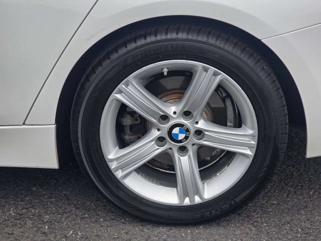 Used 2013 BMW 328i xDrive Sedan AWD/4WD image 10