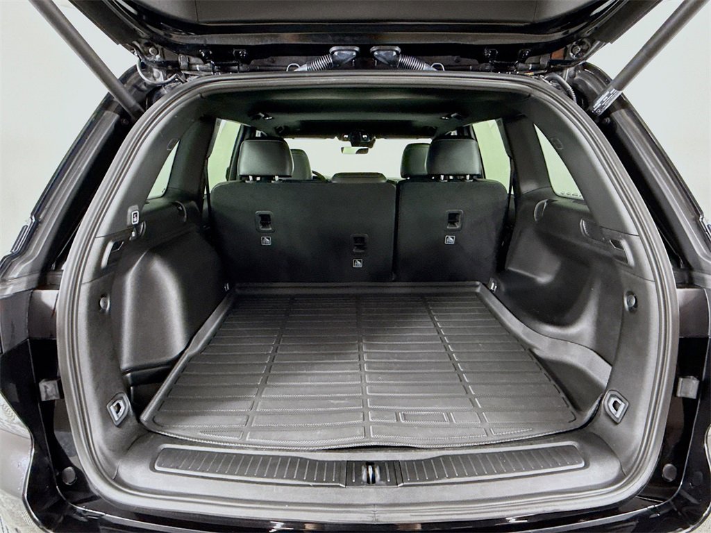 Used 2025 Jeep Grand Cherokee Altitude w/ Trailer Tow Package image 22