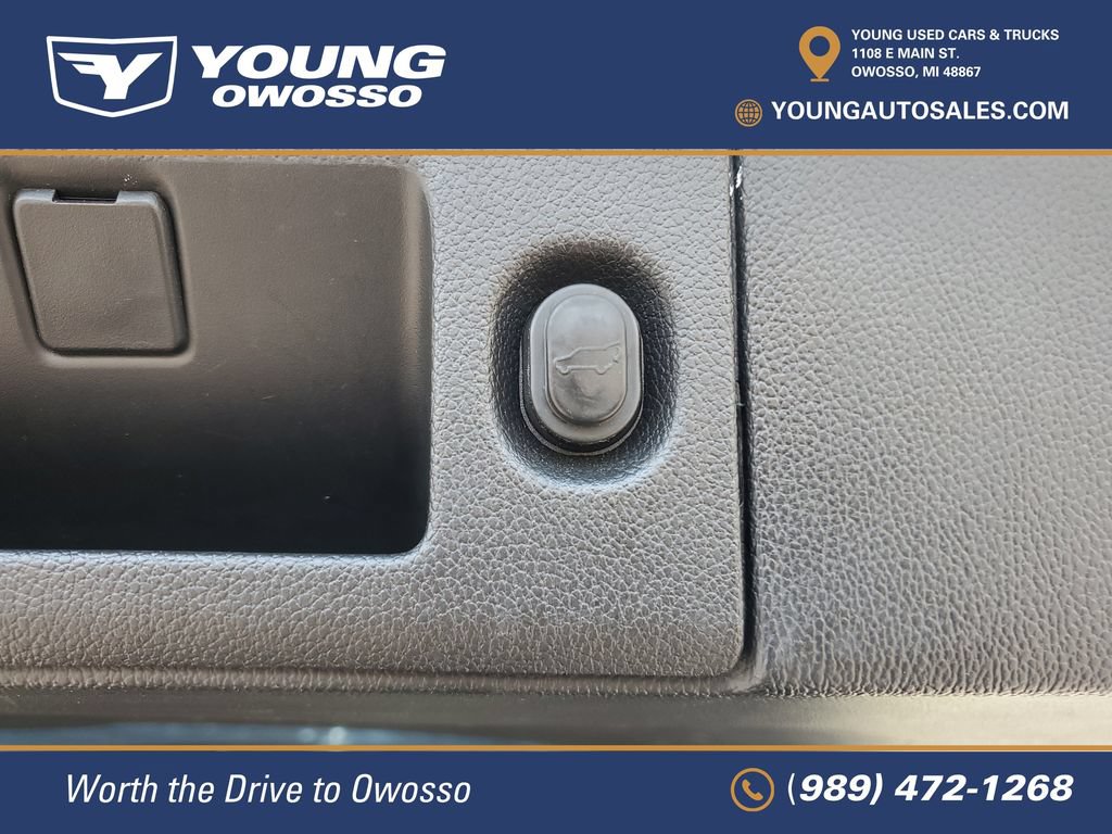 Used 2020 Chevrolet Suburban LT AWD/4WD image 35