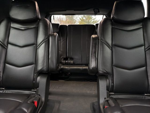 Used 2016 Cadillac Escalade Platinum image 18