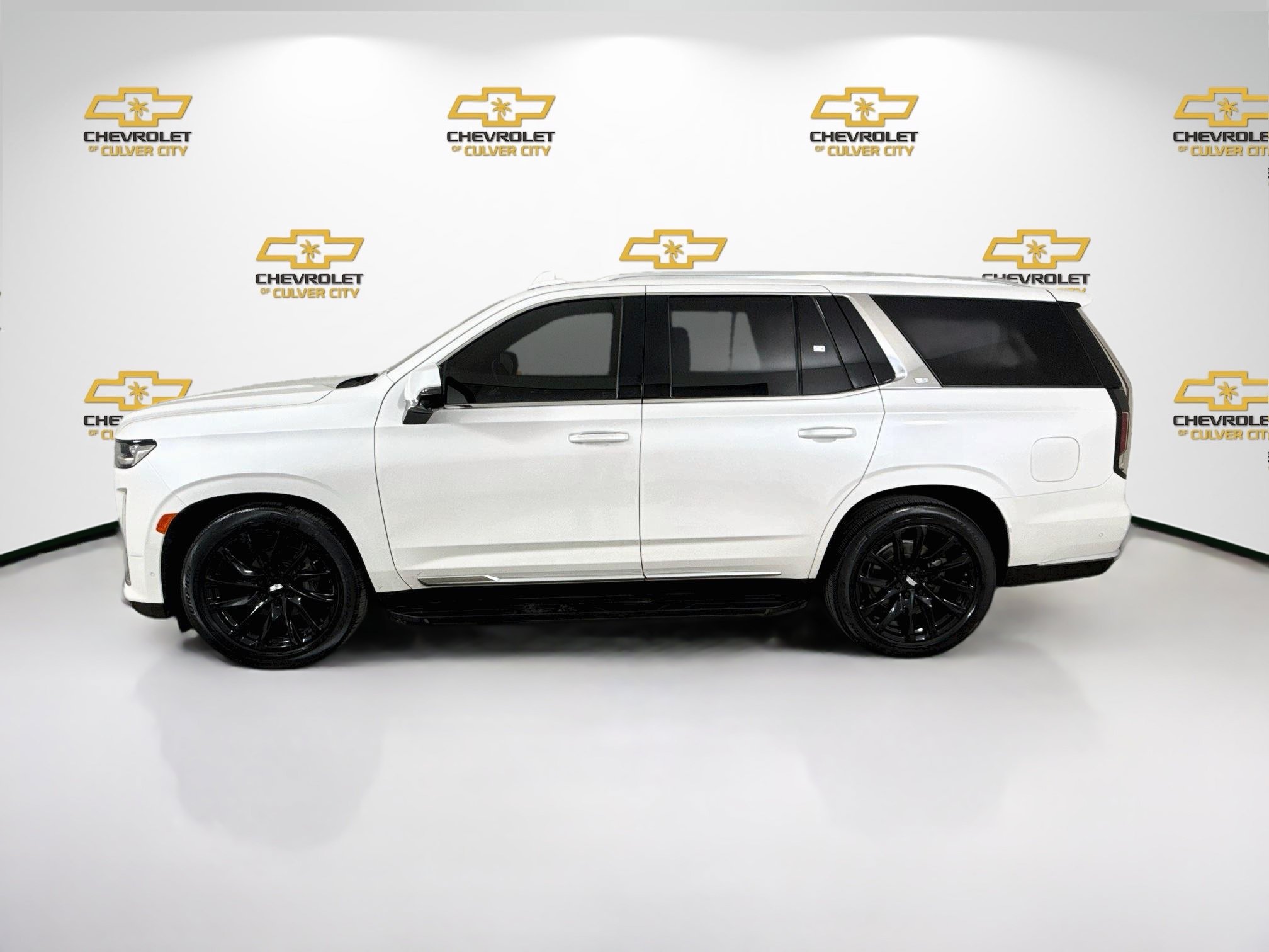 Used 2021 Cadillac Escalade Premium Luxury w/ Driver Assist Tech Package RWD image 5
