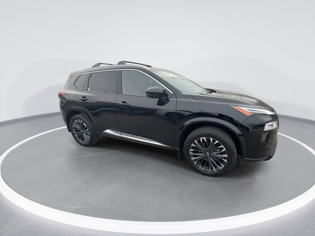 Used 2026 Nissan Rogue Platinum w/ Platinum Premium Package AWD/4WD image 2