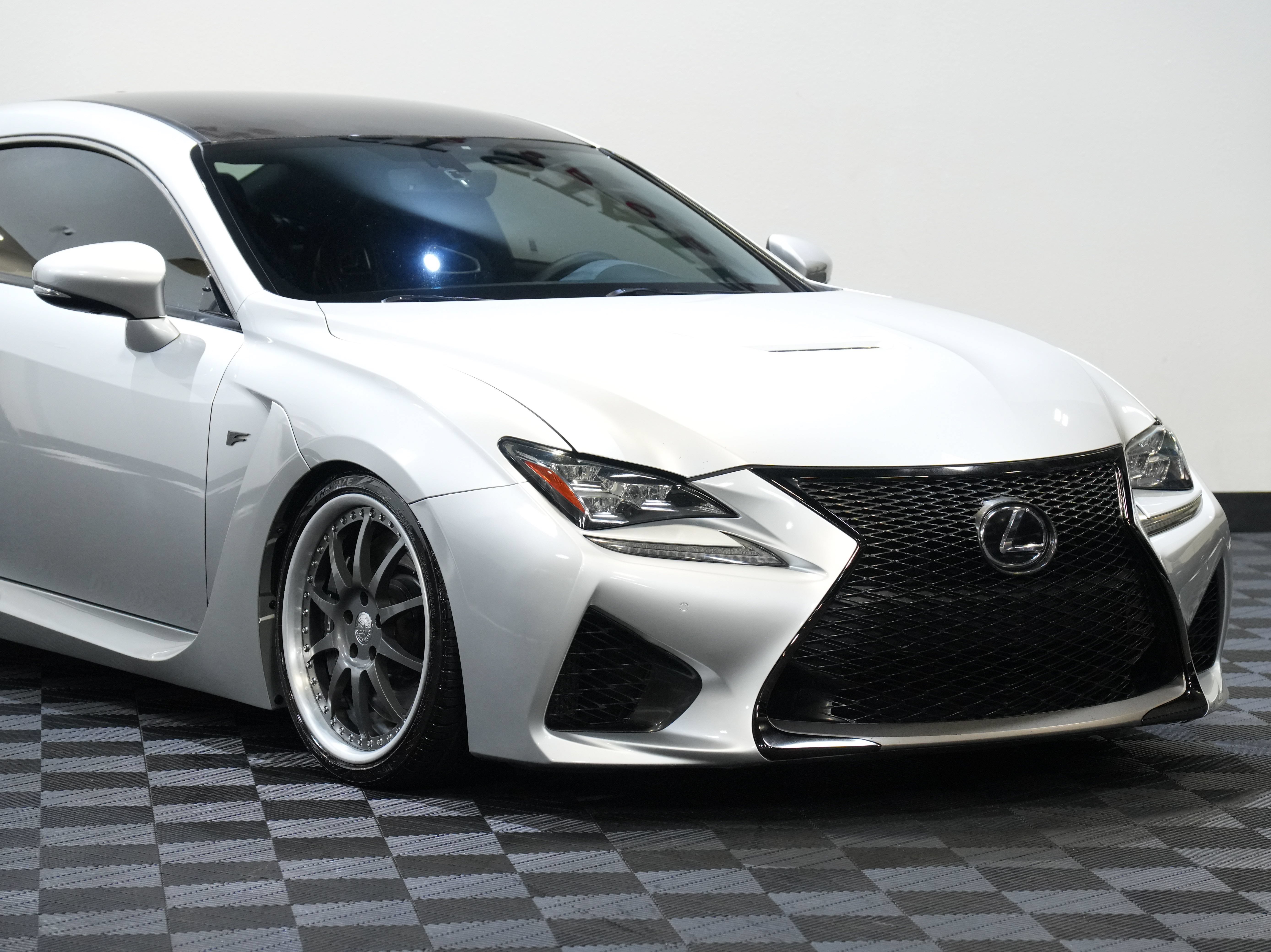 Used 2015 Lexus RC F w/ Performance Package RWD image 9