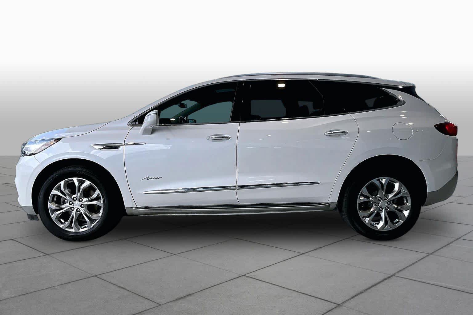 Used 2019 Buick Enclave Avenir w/ Avenir Technology Package AWD/4WD image 32