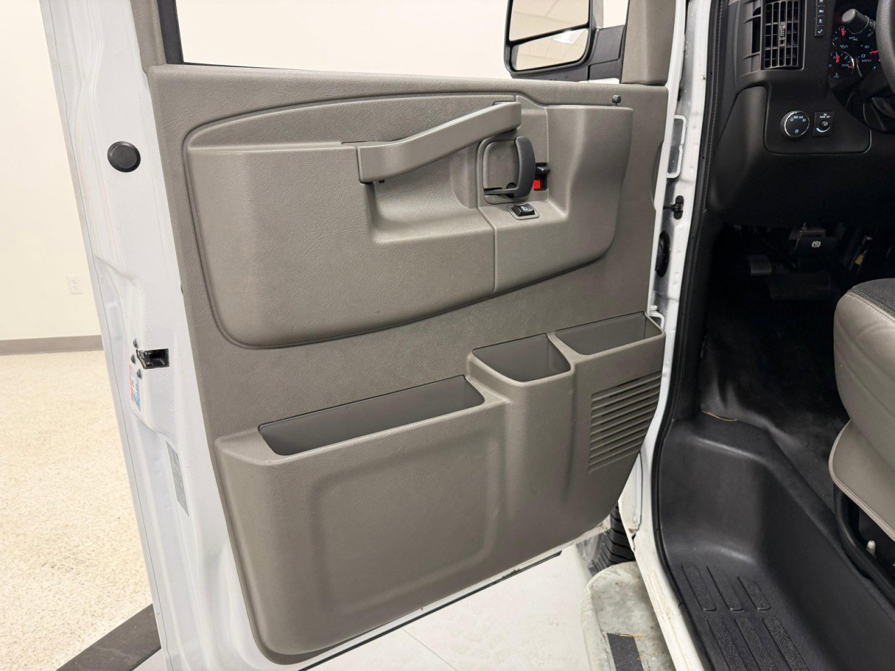 Used 2023 Chevrolet Express 2500 w/ Driver Convenience Package image 19