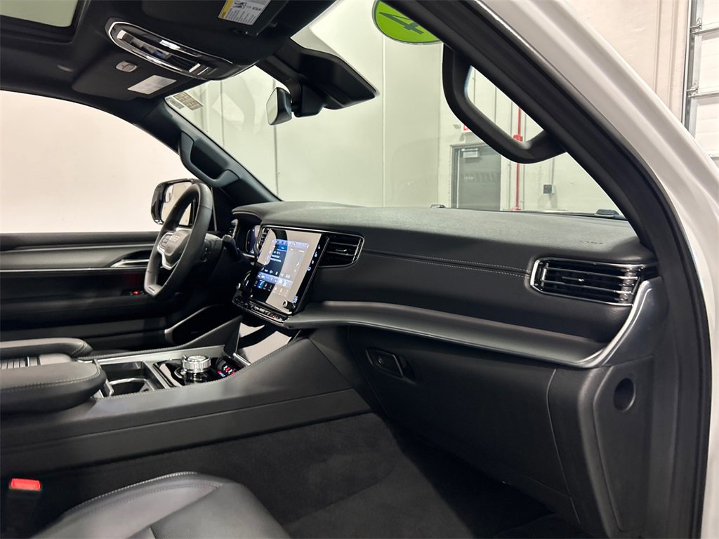 Used 2024 Jeep Wagoneer Series II image 37