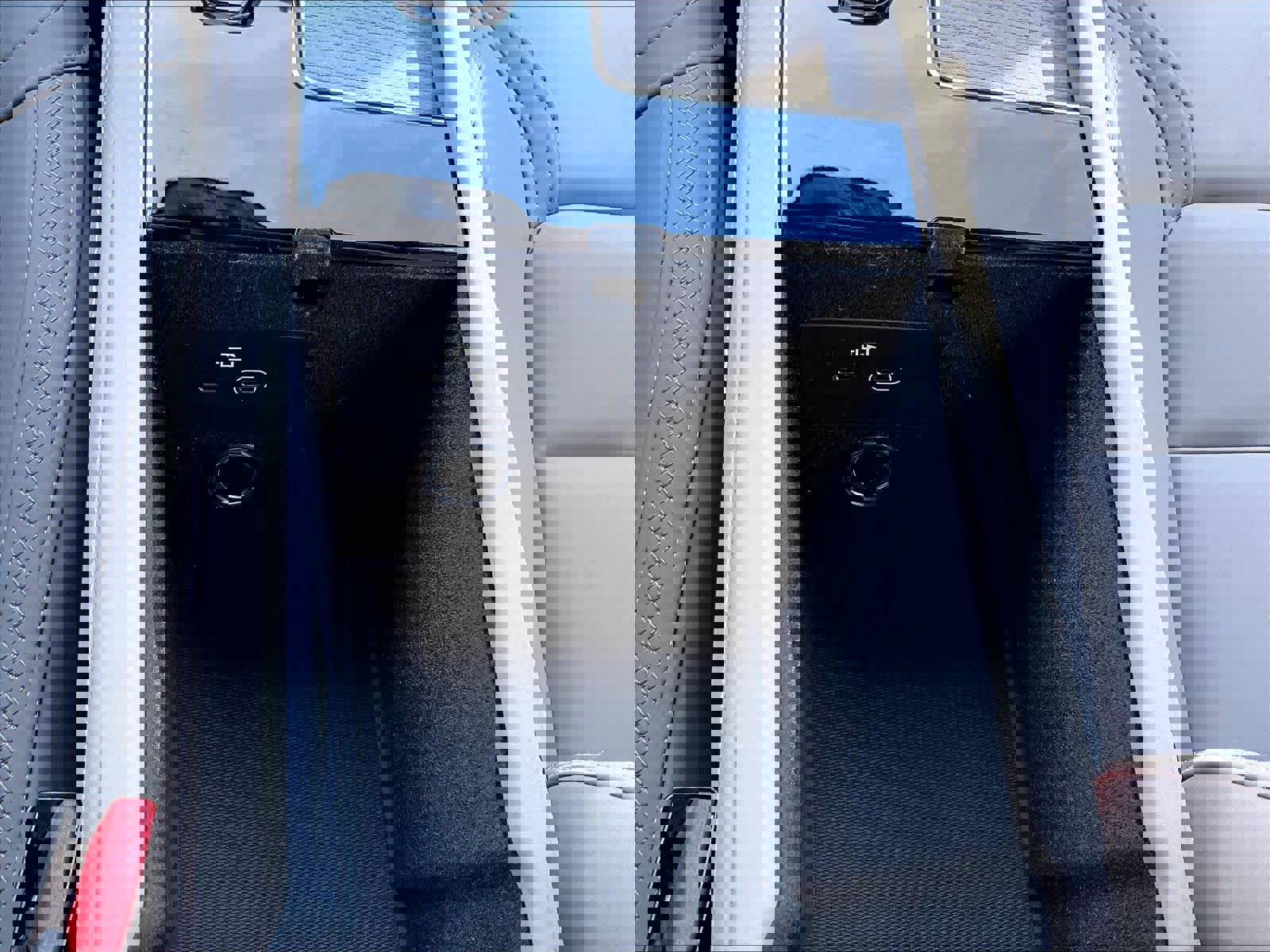 Used 2026 Volvo XC90 B5 Plus image 37