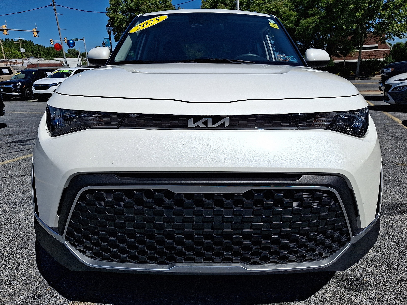 Used 2025 Kia Soul LX w/ LX Technology Package FWD image 8