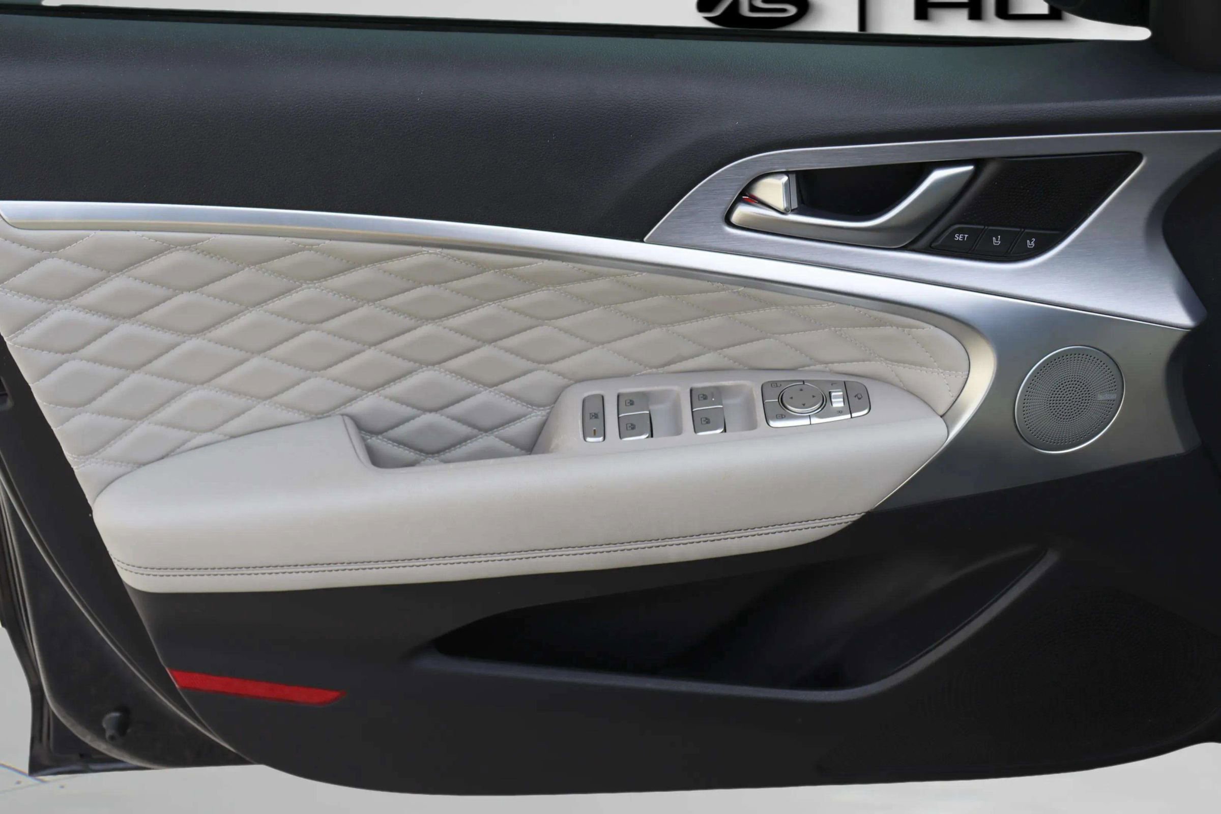 Used 2021 Genesis G70 2.0T w/ Prestige Package image 14