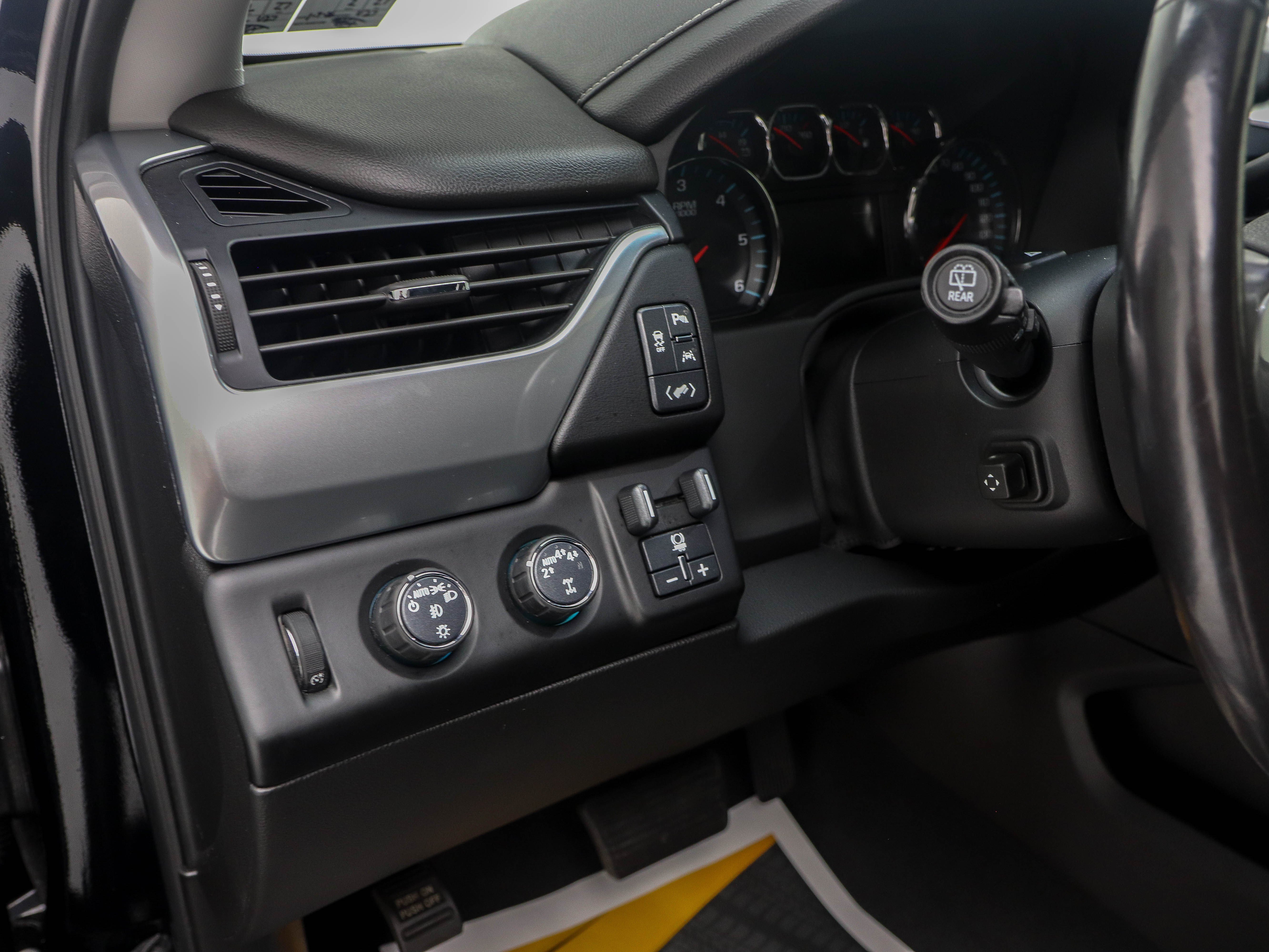 Used 2020 Chevrolet Suburban Premier AWD/4WD image 21