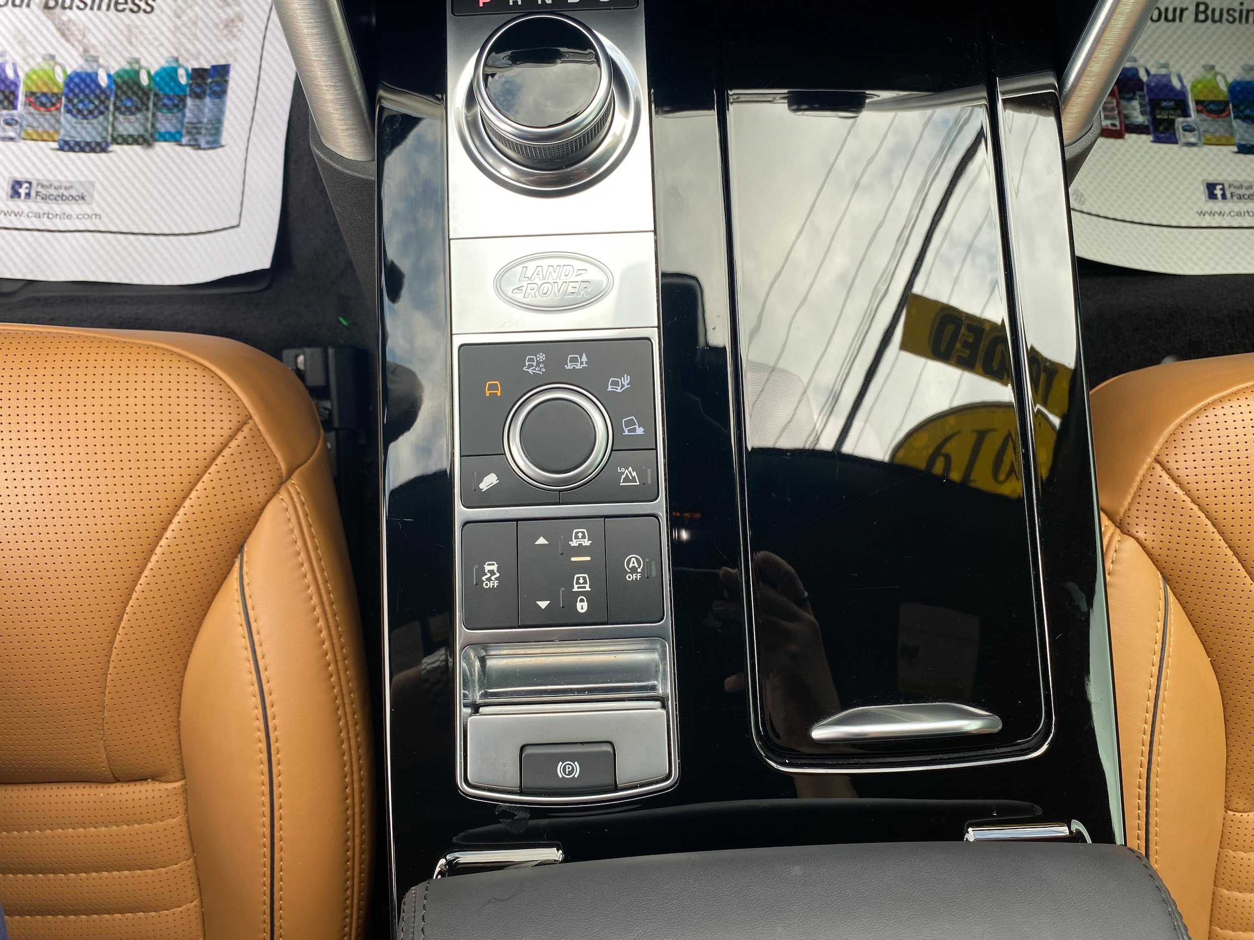 Used 2019 Land Rover Discovery HSE Luxury image 14
