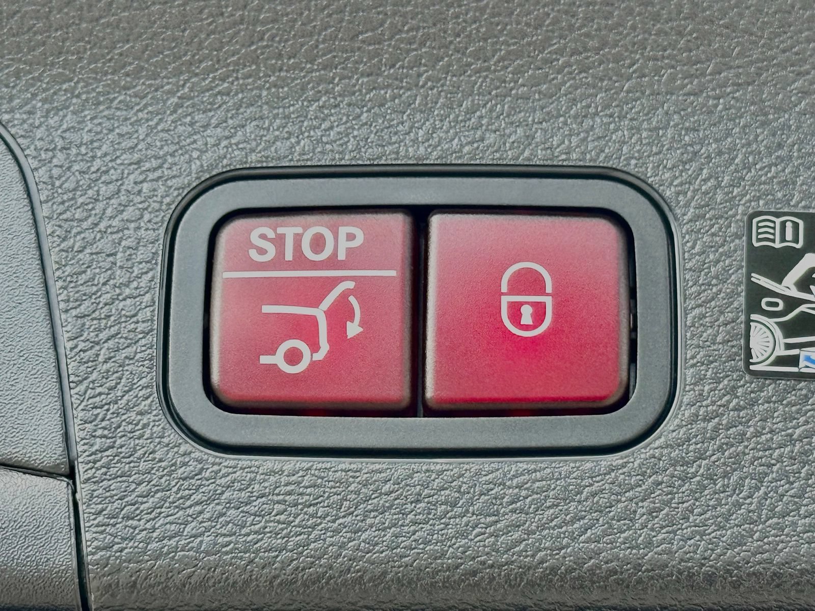 Used 2026 Mercedes-Benz GLS 450 4MATIC image 19