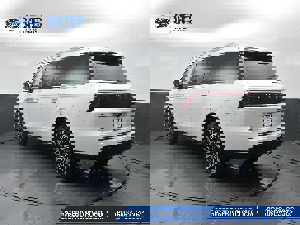 New 2026 Lincoln Navigator Reserve image 8