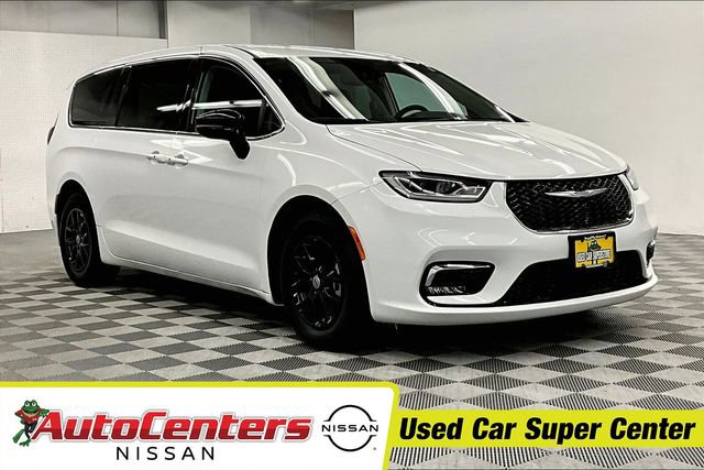 Used 2024 Chrysler Pacifica Touring-L image 1