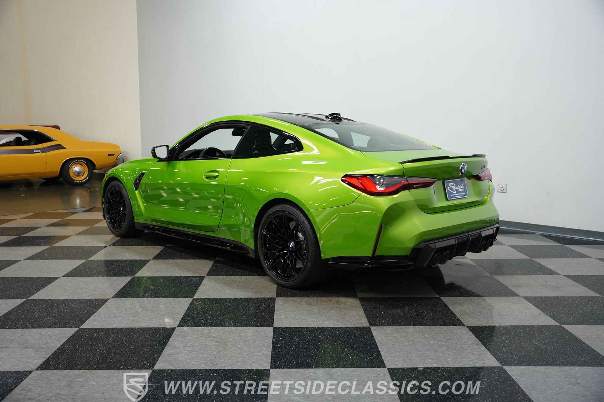 Used 2021 BMW M4 Competition w/ M Carbon Exterior Package RWD image 10