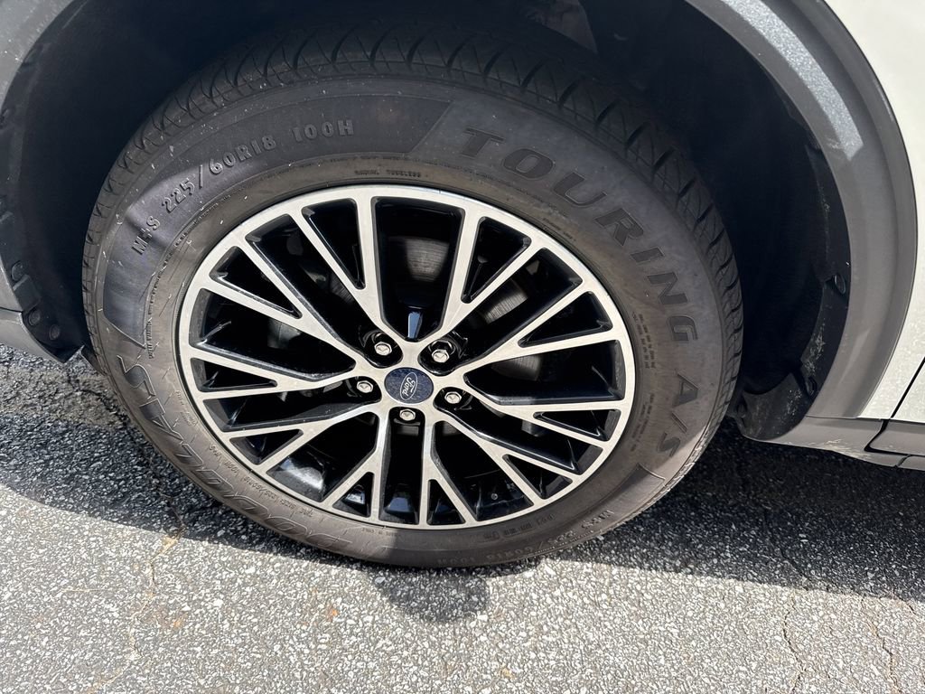 Used 2024 Ford Escape SE image 11