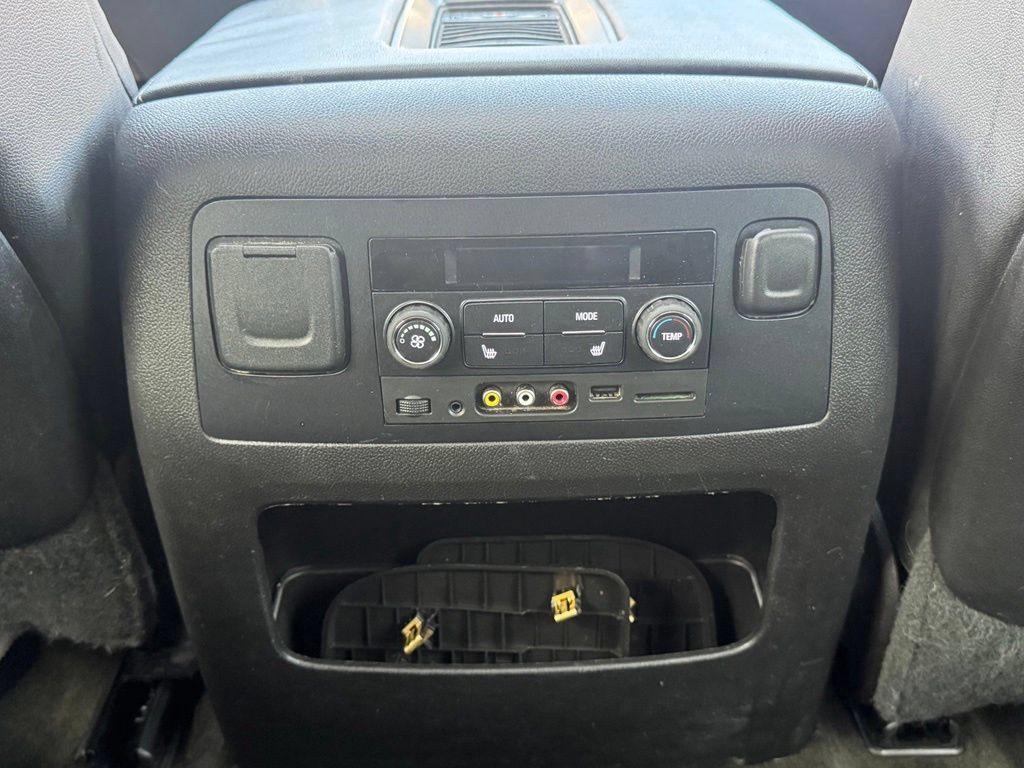 Used 2015 Chevrolet Suburban LTZ AWD/4WD image 32