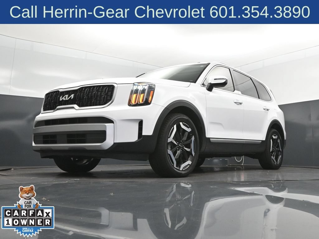Used 2024 Kia Telluride EX w/ EX Captain's Chair Package FWD image 38