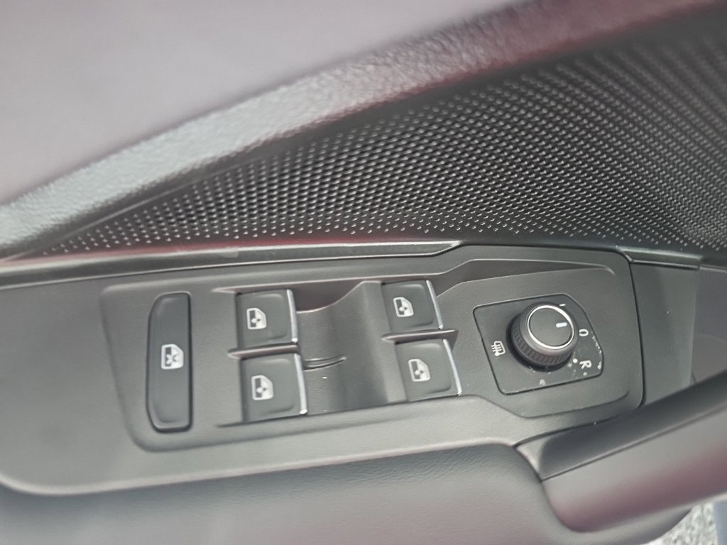 New 2026 Volkswagen Tiguan SE AWD/4WD image 26