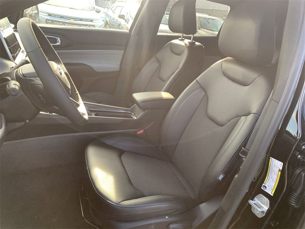 New 2026 Jeep Compass Latitude image 10