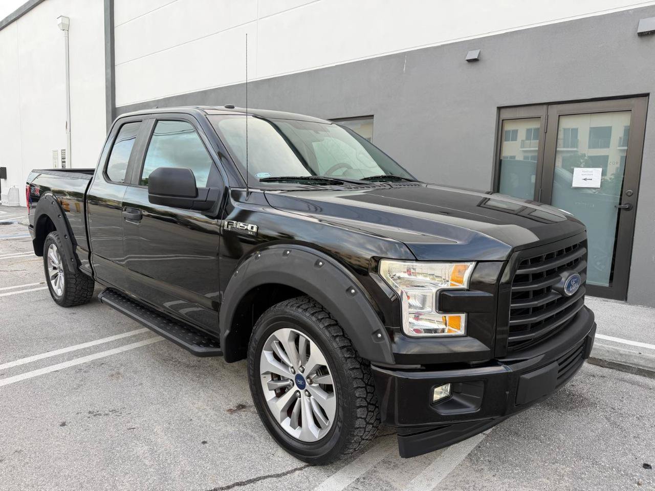 Used 2017 Ford F150 XL w/ Equipment Group 101A Mid RWD image 2