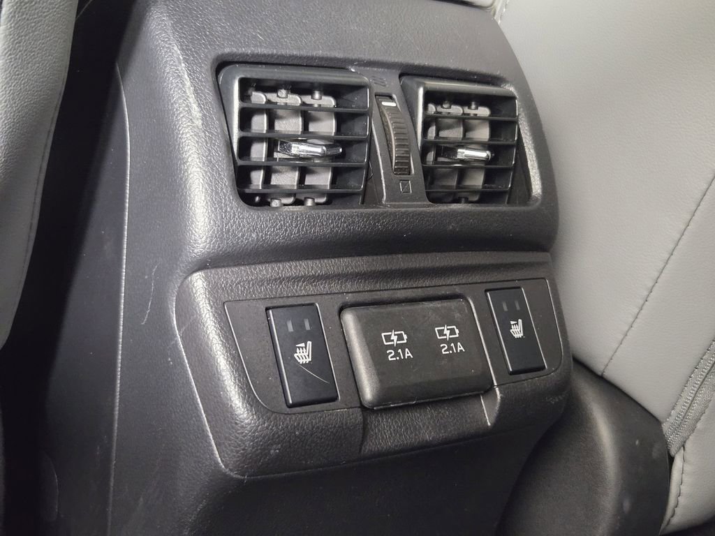 Used 2019 Subaru Outback 3.6R Limited AWD/4WD image 32
