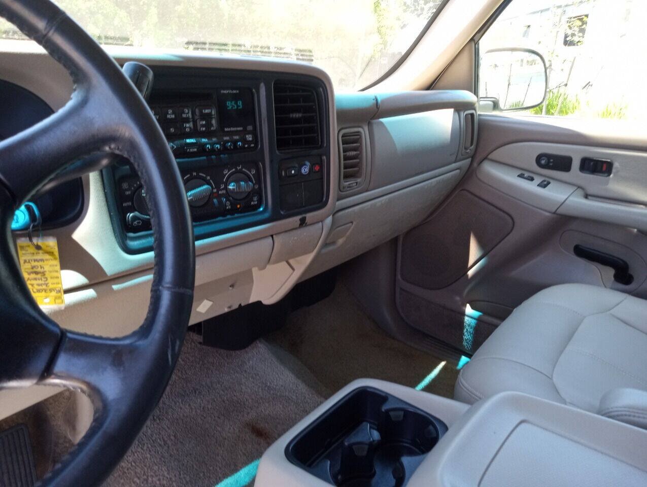 Used 2002 Chevrolet Suburban LT RWD image 19
